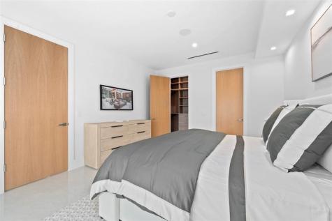 24 Fiesta Way Fort Lauderdale FL 33301