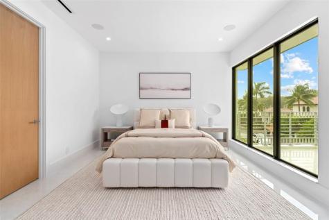 24 Fiesta Way Fort Lauderdale FL 33301