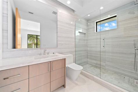 24 Fiesta Way Fort Lauderdale FL 33301