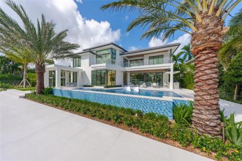 24 Fiesta Way Fort Lauderdale FL 33301