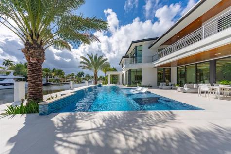 24 Fiesta Way Fort Lauderdale FL 33301