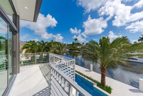 24 Fiesta Way Fort Lauderdale FL 33301