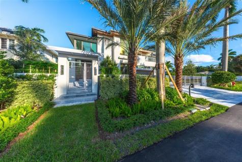 24 Fiesta Way Fort Lauderdale FL 33301