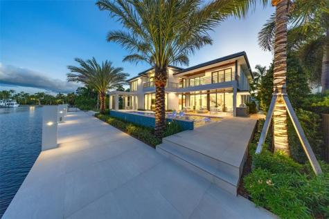 24 Fiesta Way Fort Lauderdale FL 33301