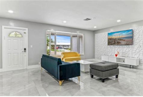 4811 Hayes Street Hollywood FL 33021