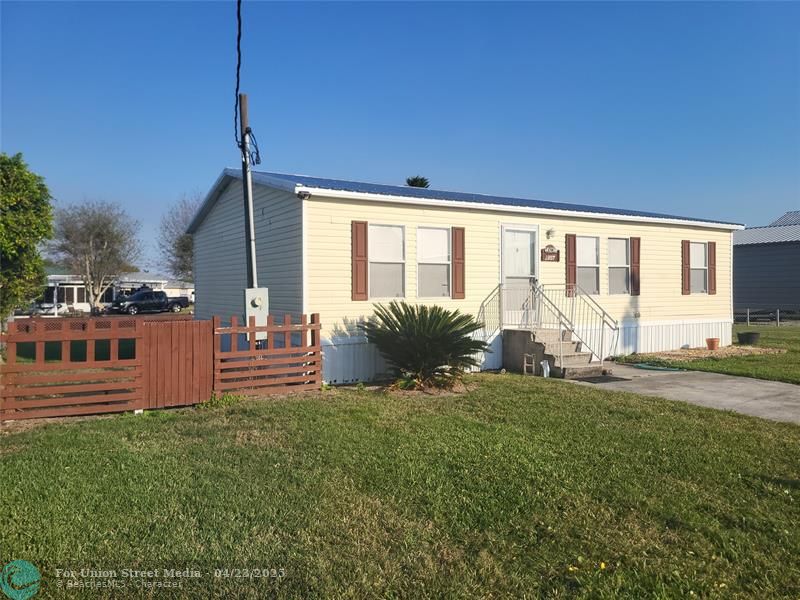 1057 Blue Heron Moore Haven FL 33471