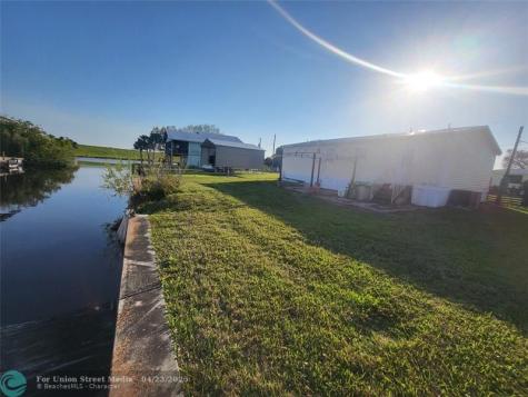 1057 Blue Heron Moore Haven FL 33471