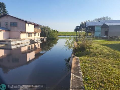 1057 Blue Heron Moore Haven FL 33471