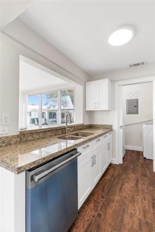 5710 NW 68th Terrace Tamarac FL 33321
