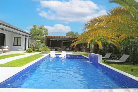 1828 NW 140th Terrace Pembroke Pines FL 33028