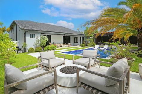 1828 NW 140th Terrace Pembroke Pines FL 33028