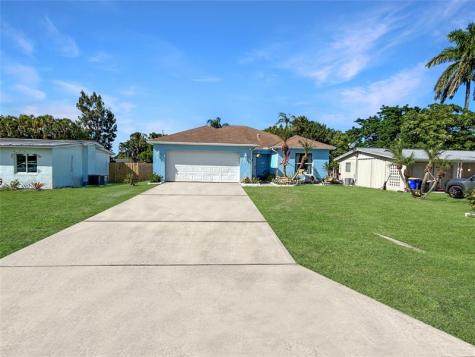 3043 SE Banyan Street Stuart FL 34997