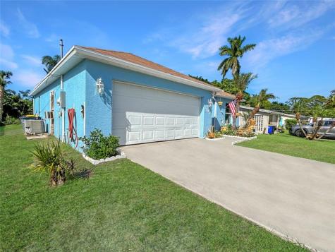 3043 SE Banyan Street Stuart FL 34997
