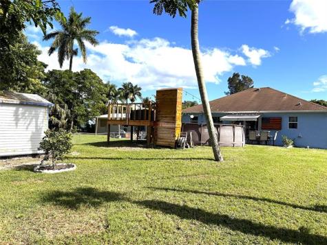 3043 SE Banyan Street Stuart FL 34997