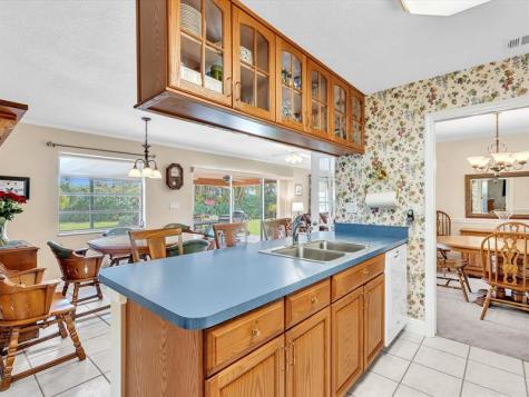 8140 NW 13th Place Coral Springs FL 33071