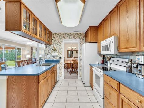 8140 NW 13th Place Coral Springs FL 33071