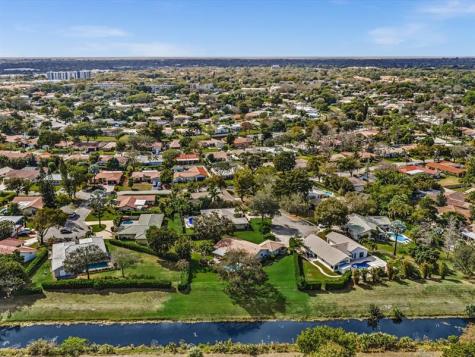 8140 NW 13th Place Coral Springs FL 33071