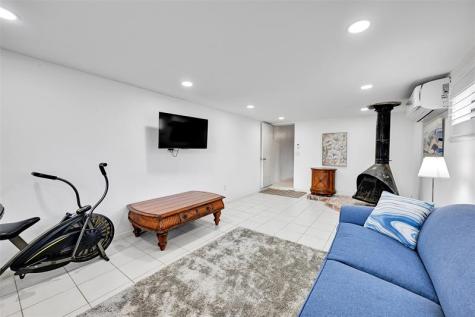 900 SE 13th Court Deerfield Beach FL 33441