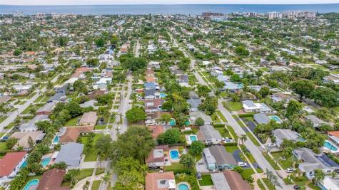 900 SE 13th Court Deerfield Beach FL 33441