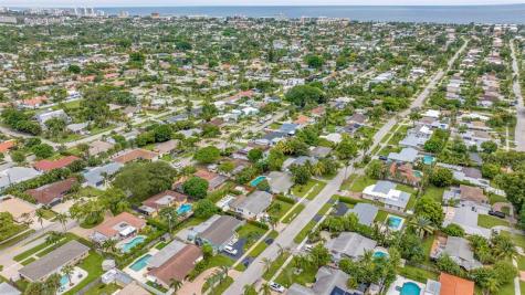 900 SE 13th Court Deerfield Beach FL 33441