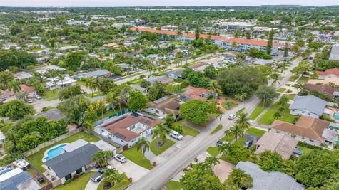 900 SE 13th Court Deerfield Beach FL 33441