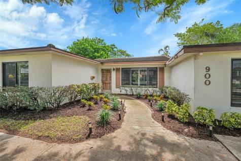 900 SE 13th Court Deerfield Beach FL 33441