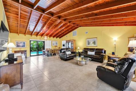 900 SE 13th Court Deerfield Beach FL 33441