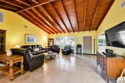 900 SE 13th Court Deerfield Beach FL 33441