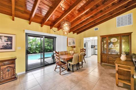 900 SE 13th Court Deerfield Beach FL 33441
