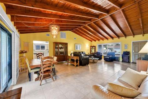 900 SE 13th Court Deerfield Beach FL 33441