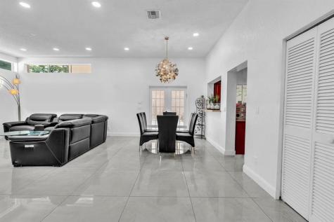 10180 NW 5th Street Plantation FL 33324