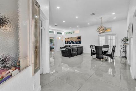 10180 NW 5th Street Plantation FL 33324