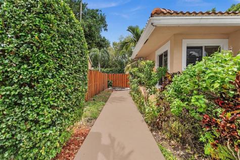 10180 NW 5th Street Plantation FL 33324