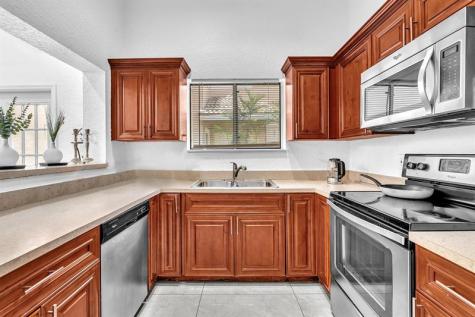 10180 NW 5th Street Plantation FL 33324