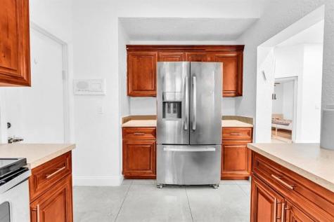 10180 NW 5th Street Plantation FL 33324