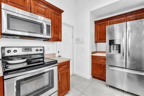 10180 NW 5th Street Plantation FL 33324