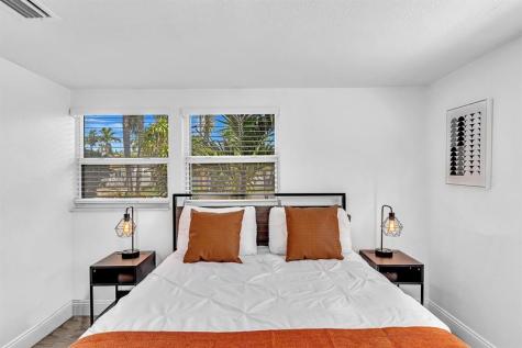 1580 NE 35th Street Oakland Park FL 33334