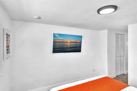1580 NE 35th Street Oakland Park FL 33334