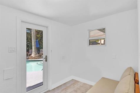 1580 NE 35th Street Oakland Park FL 33334