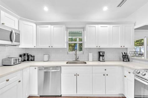 1580 NE 35th Street Oakland Park FL 33334