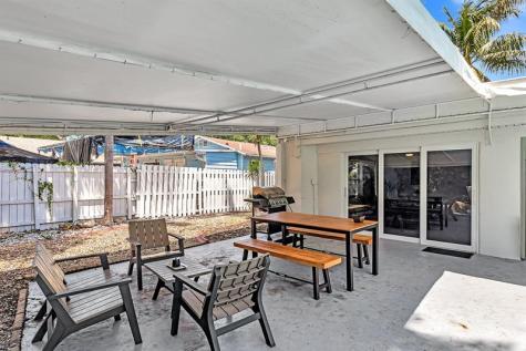 1580 NE 35th Street Oakland Park FL 33334