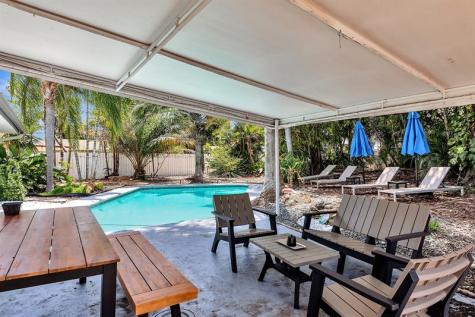 1580 NE 35th Street Oakland Park FL 33334