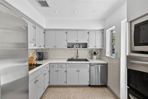 2701 NE 10th Terrace Wilton Manors FL 33334