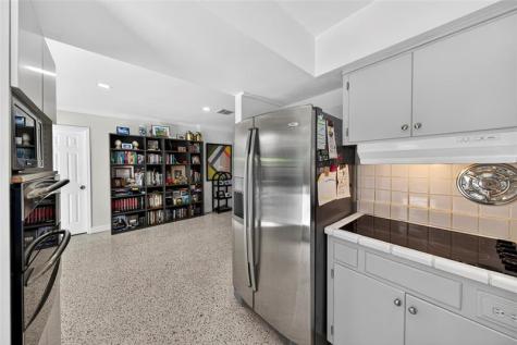 2701 NE 10th Terrace Wilton Manors FL 33334