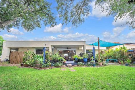 7460 SW 42nd Court Davie FL 33314
