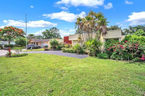 7460 SW 42nd Court Davie FL 33314