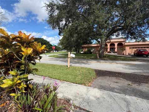 1091 NW 78th Terrace Plantation FL 33322