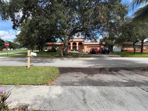 1091 NW 78th Terrace Plantation FL 33322