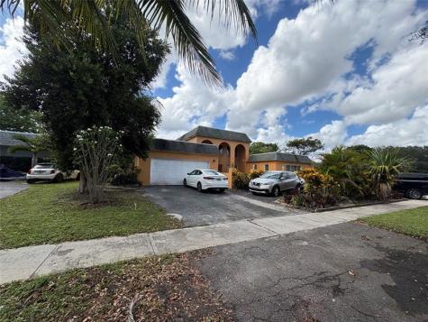 1091 NW 78th Terrace Plantation FL 33322