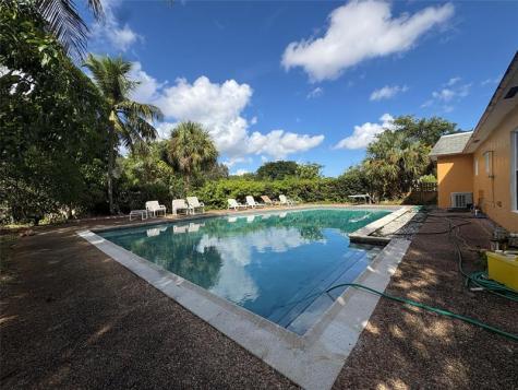 1091 NW 78th Terrace Plantation FL 33322